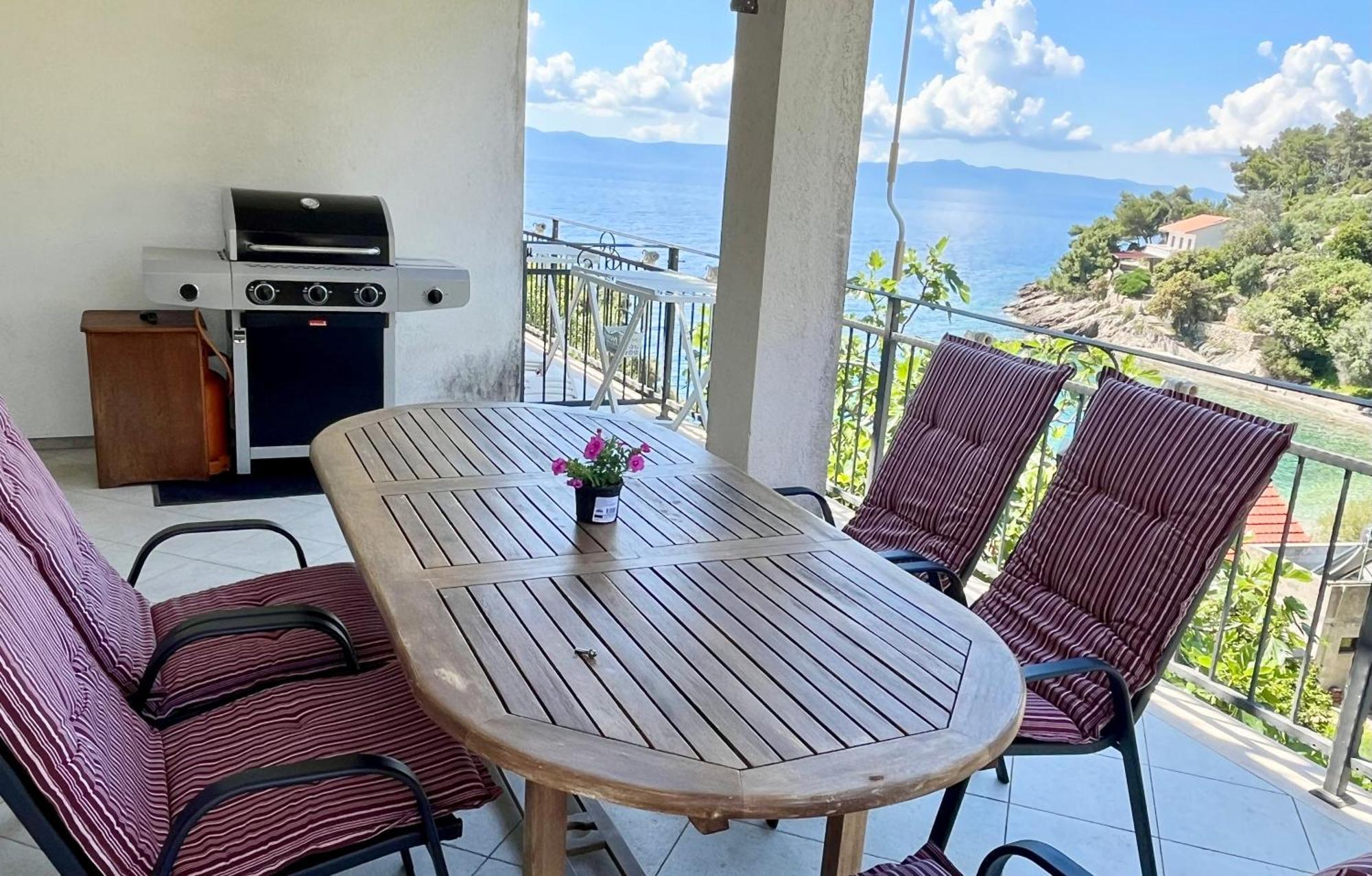Paradise Apartments - Robinson Getaway Gdinj Ngoại thất bức ảnh