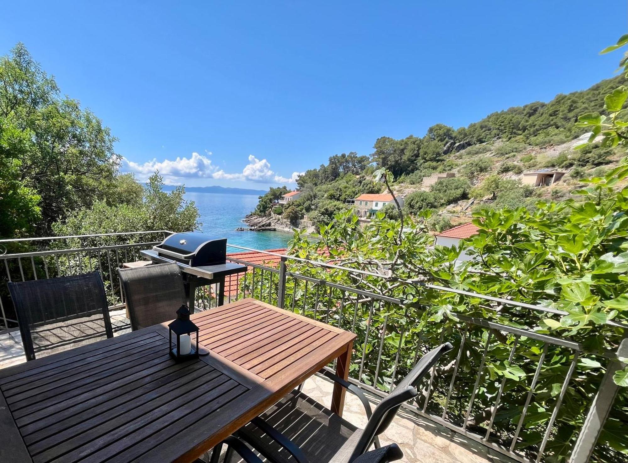 Paradise Apartments - Robinson Getaway Gdinj Ngoại thất bức ảnh