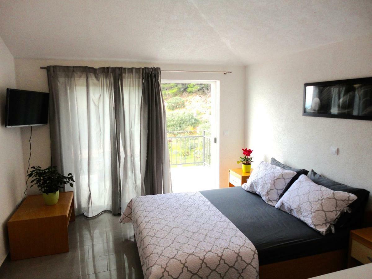Paradise Apartments - Robinson Getaway Gdinj Ngoại thất bức ảnh