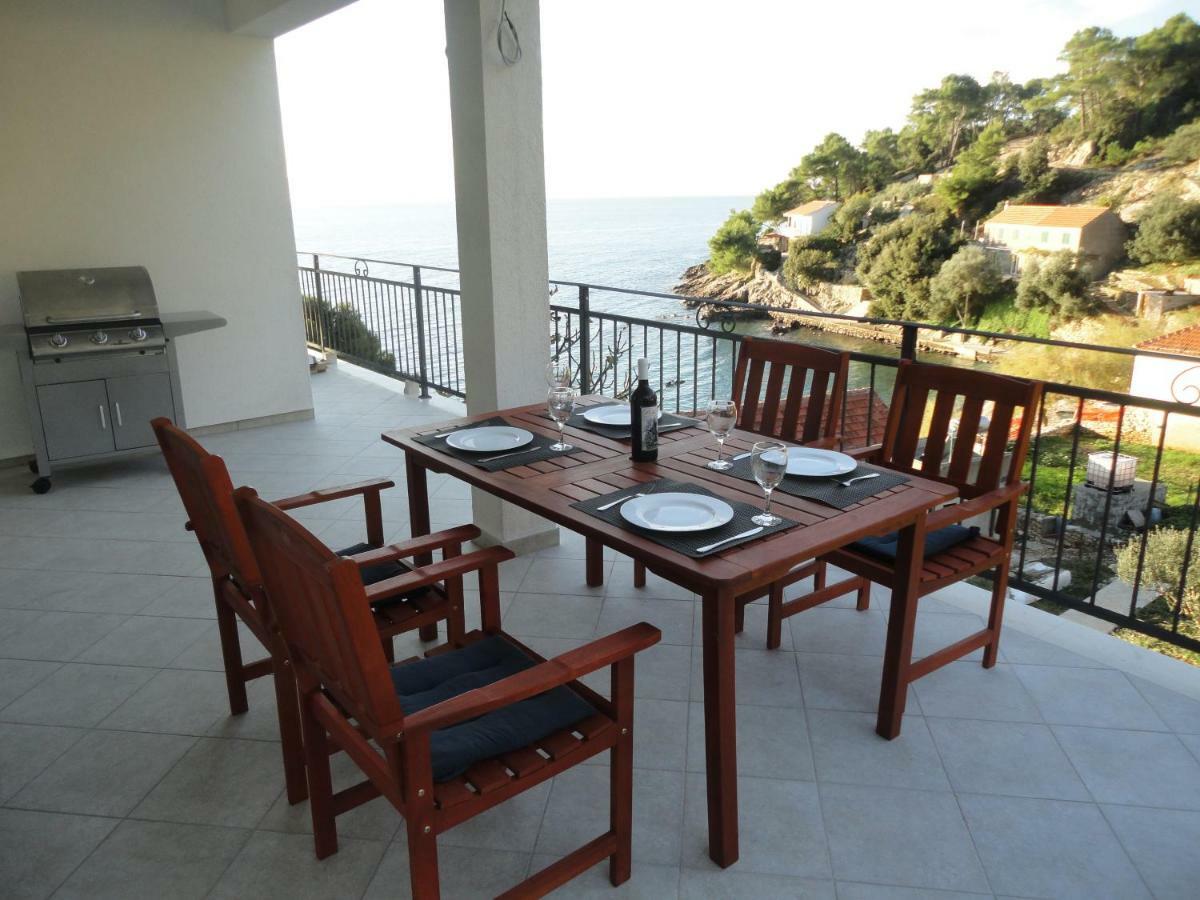 Paradise Apartments - Robinson Getaway Gdinj Ngoại thất bức ảnh