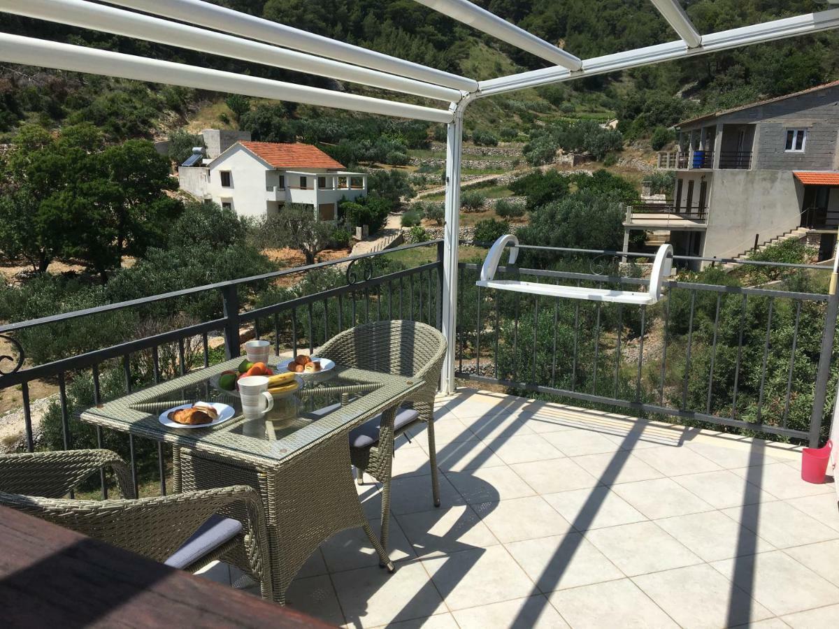 Paradise Apartments - Robinson Getaway Gdinj Ngoại thất bức ảnh
